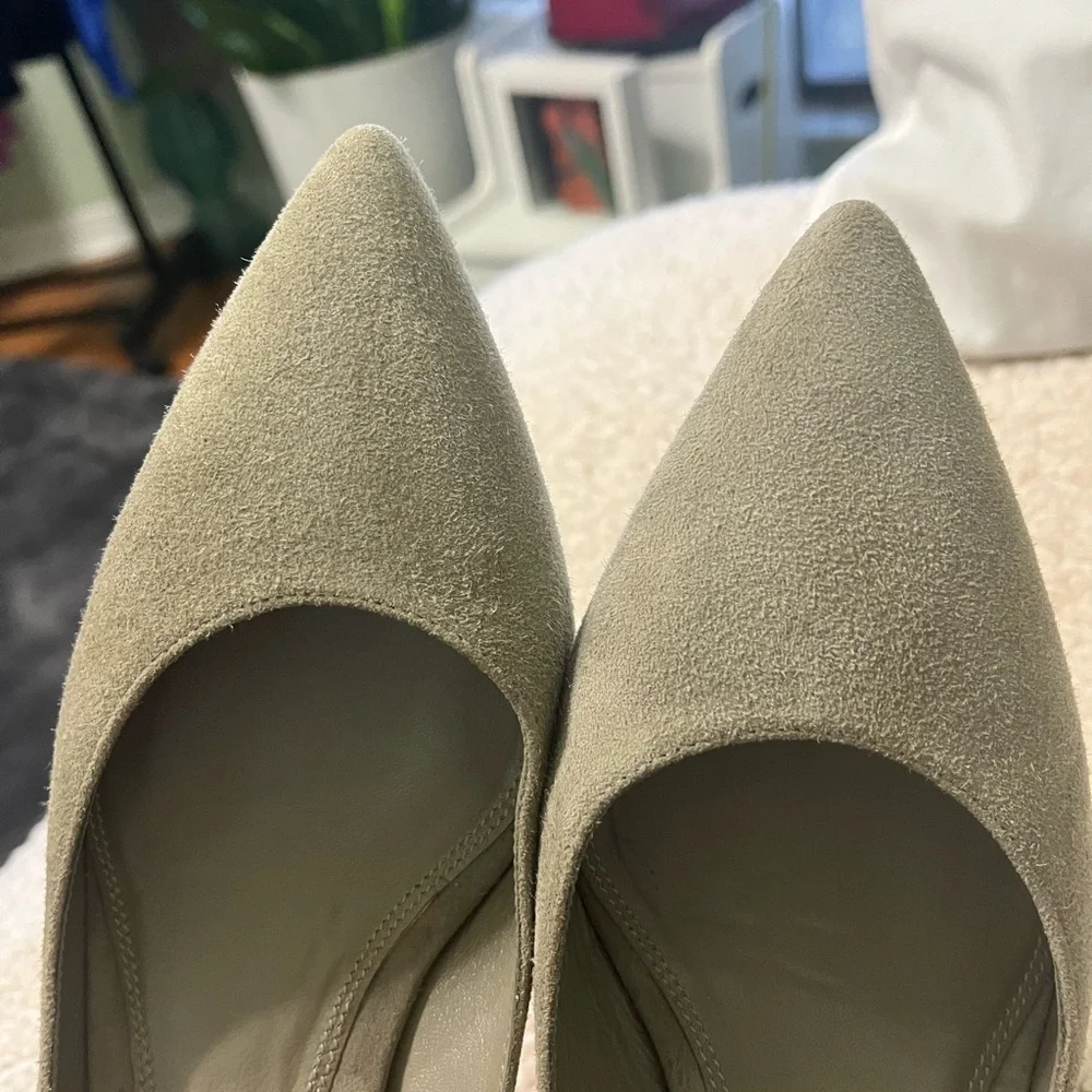 Ralph Lauren Collection Purple Label suede  heel pumps gray 9 1/2 B